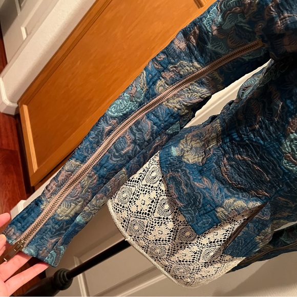 bebe Jacket - Picture 6 of 9